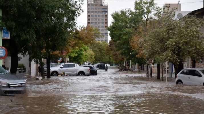 Fuertes lluvias ponen en alerta nuevamente a Bahía Blanca