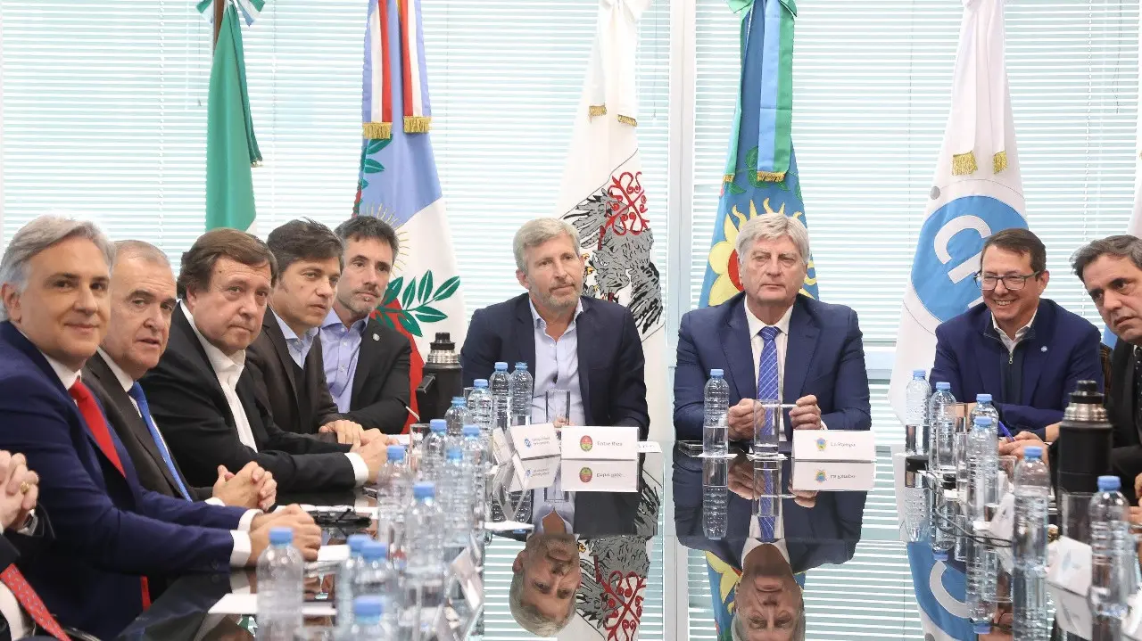 Weretilneck participó de un encuentro de Gobernadores en el CFI