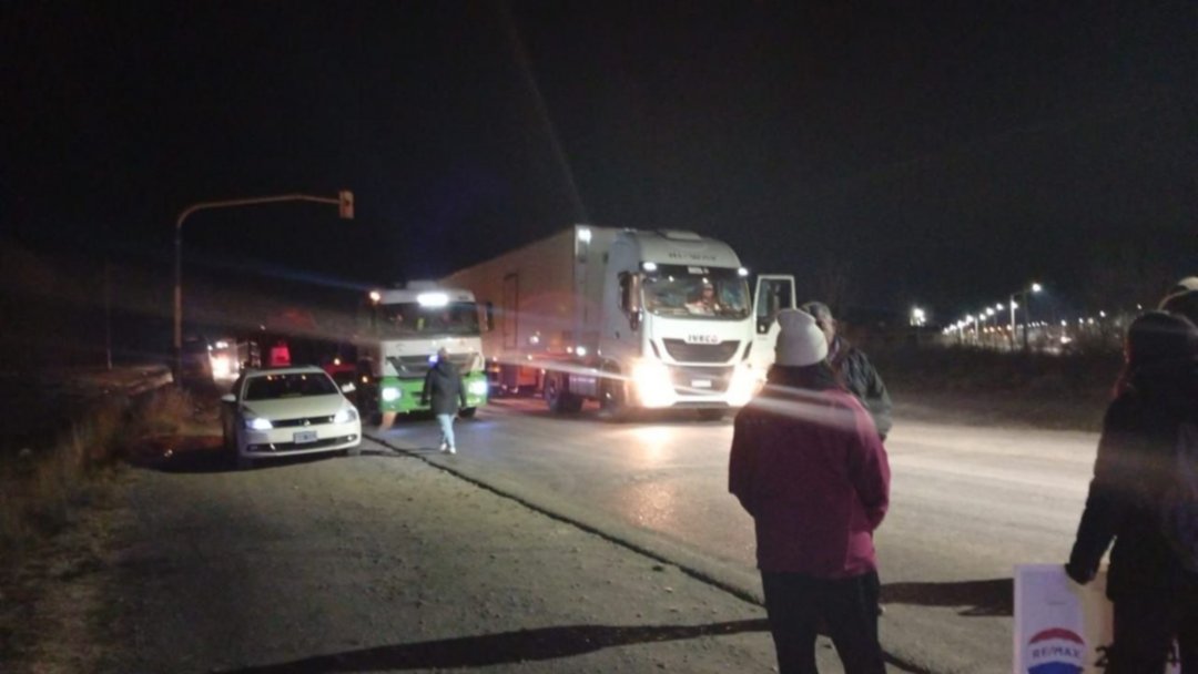 Tránsito interrumpido por un reclamo estudiantil en Ruta 7