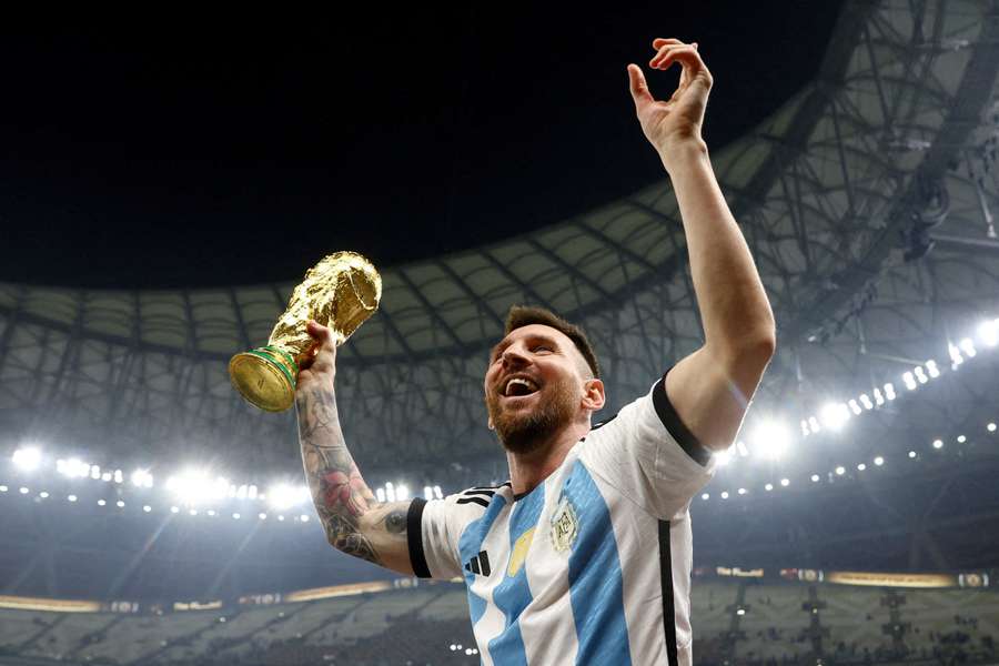 Cumpleaños de Messi: Saludos y regalo especial de  Newel´s Old Boys de Rosario