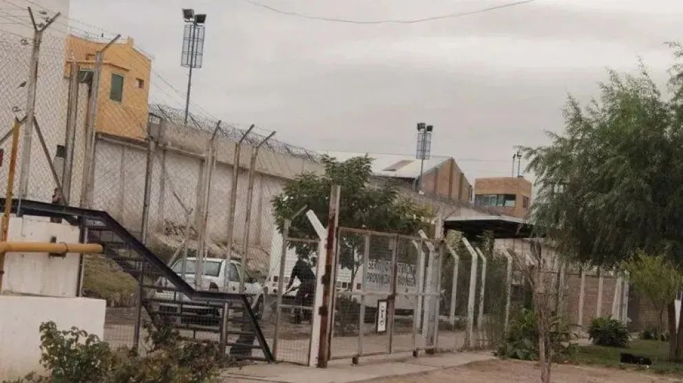 Penal 2 de Roca: Batalla campal entre presos