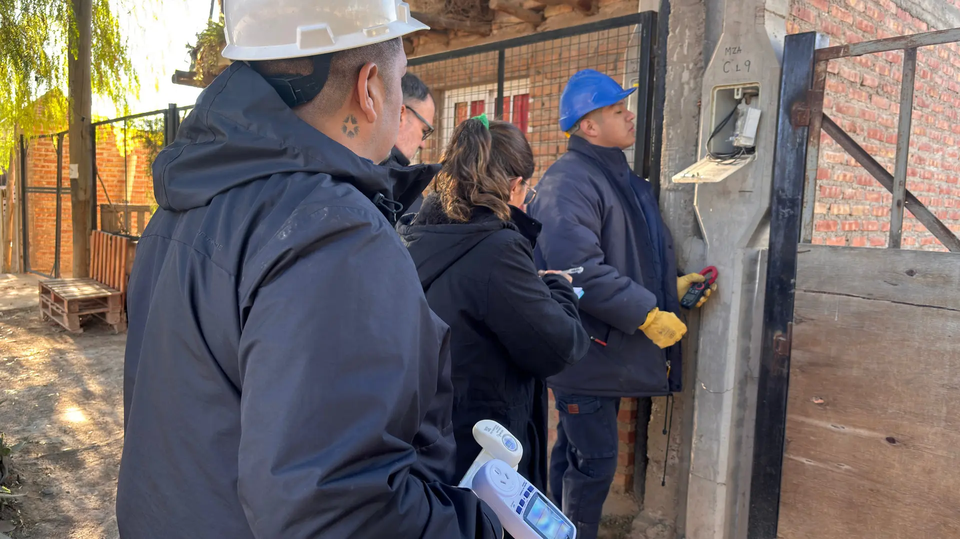 EPRE y EDERSA relevan consumos eléctricos en barrios de Cipolletti