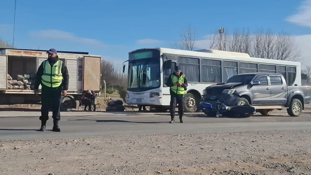 Choque en cadena en Ruta 151: un motociclista salió despedido