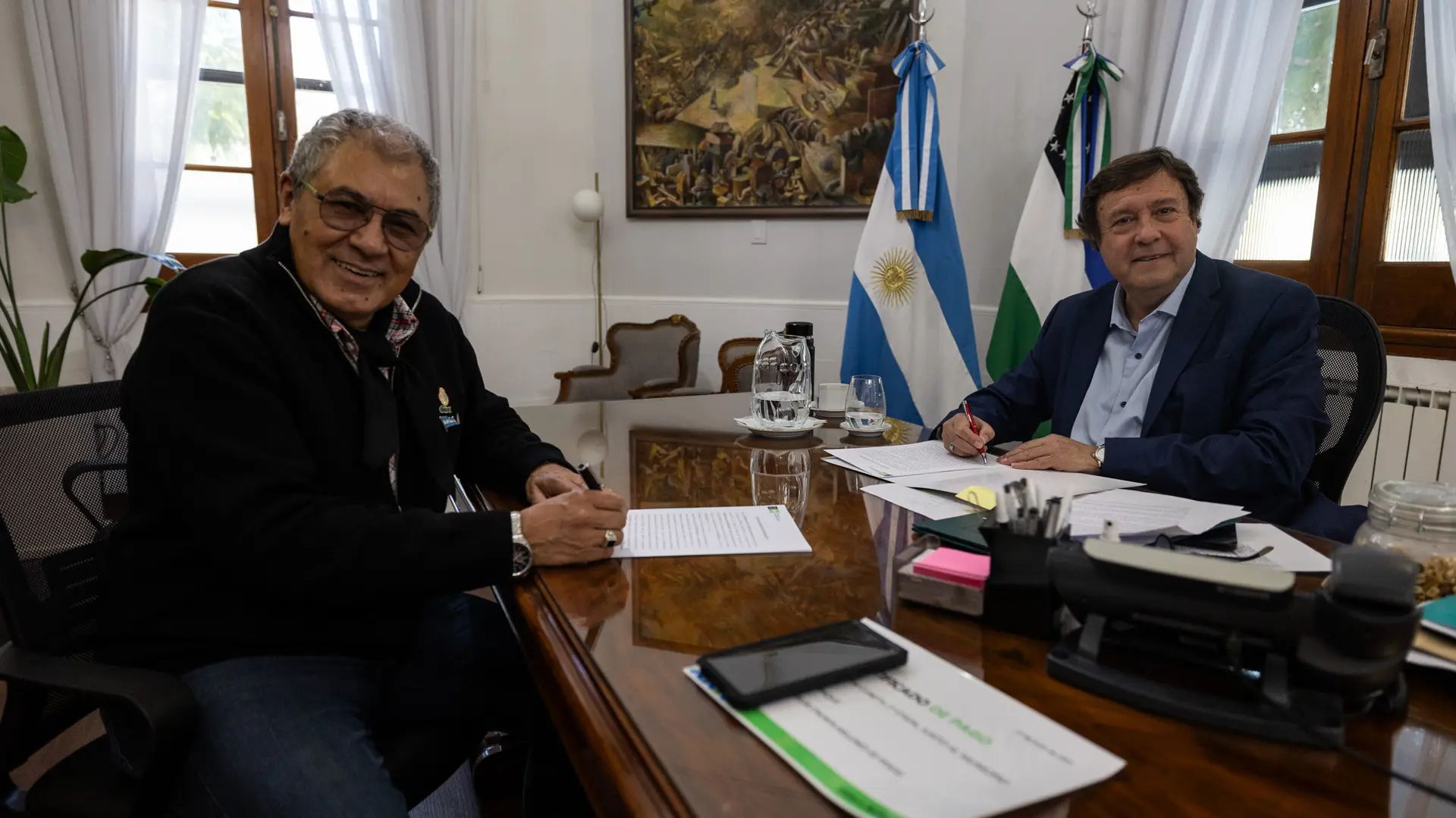 Provincia garantizó fondos para obras de urbanización en Mainqué