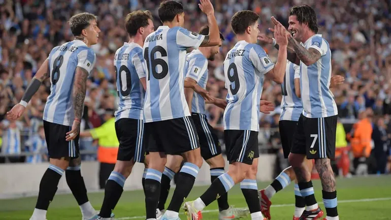 Argentina aplastó a Brasil: 4-1 por los goles de Álvarez, Fernández, Mac Allister...