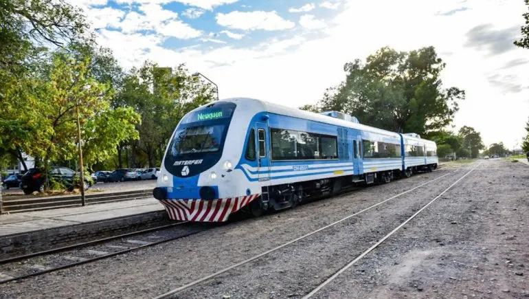 El Tren del Valle estuvo varado en Neuquén por una falla en el motor