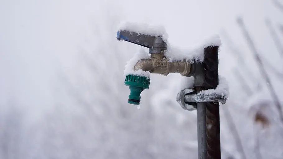 Recomendaciones para descongelar cañerías y proteger medidores en invierno