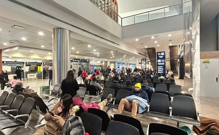 El gobierno desactivó el paro de pilotos y se podrá viajar en estas vacaciones
