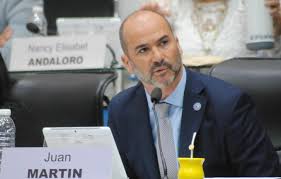 Con críticas a Tortoriello, piden "unir la centro derecha"
