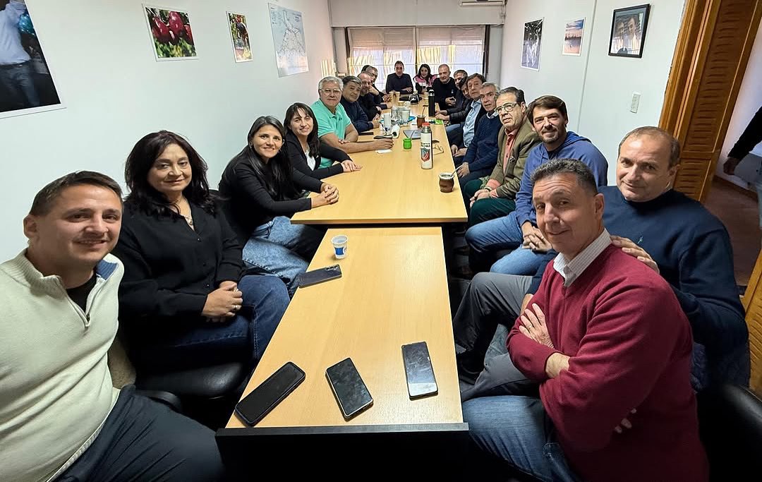 Buteler y otros intendentes apoyan la lista de candidatos de Weretilneck