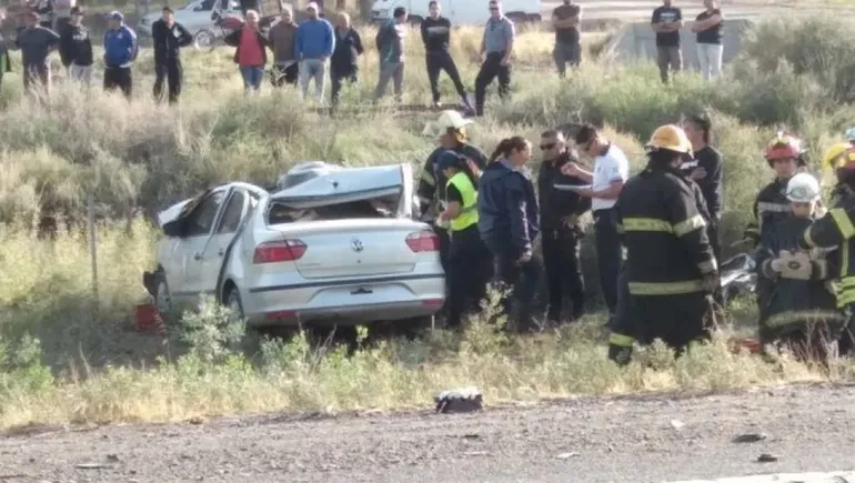 Ruta 22: trágico accidente deja un muerto tras impactar contra un camión