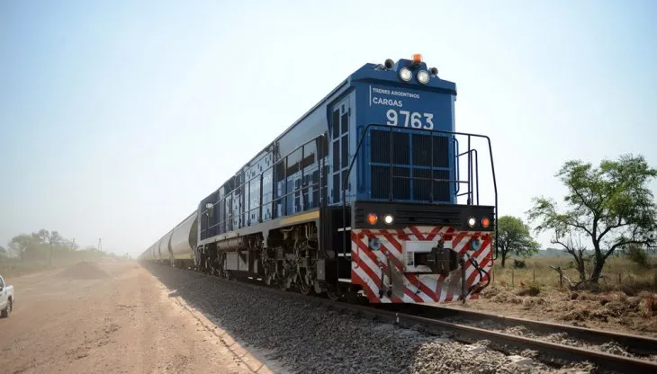 YPF apuesta a un tren de pasajeros en Vaca Muerta y busca inversores internacionales