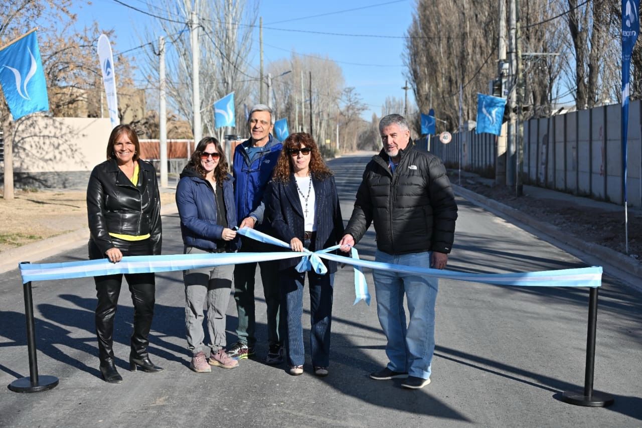 Neuquén: Valentina Sur inauguró el asfalto en las 99 Viviendas