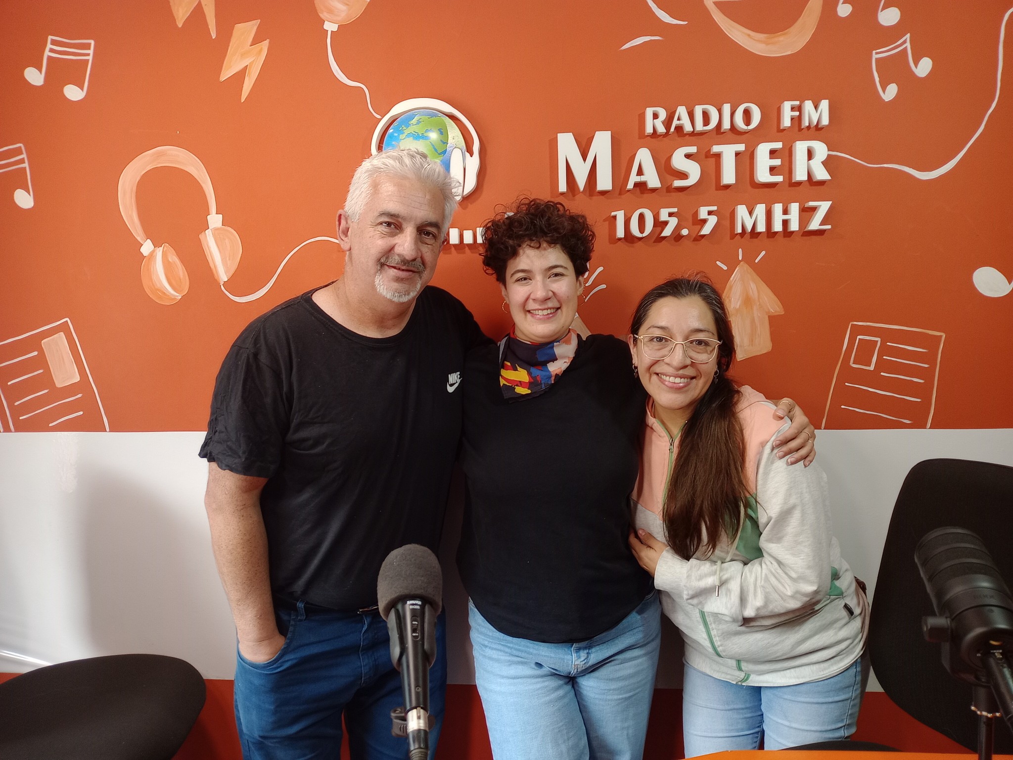 Fiorella Contreras ,actriz ,productora y directora teatral Y Vanina Contreras actriz