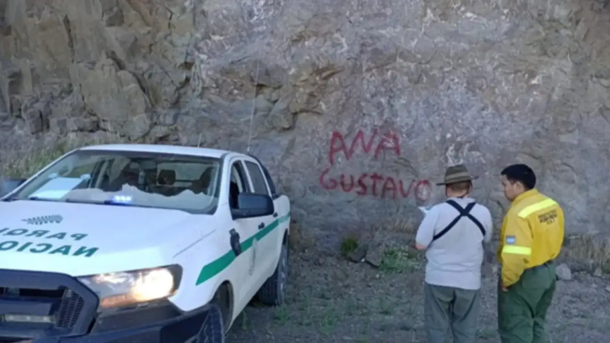 Parques Nacionales denunció al camionero por graffiti ilegal en Valle Encantado