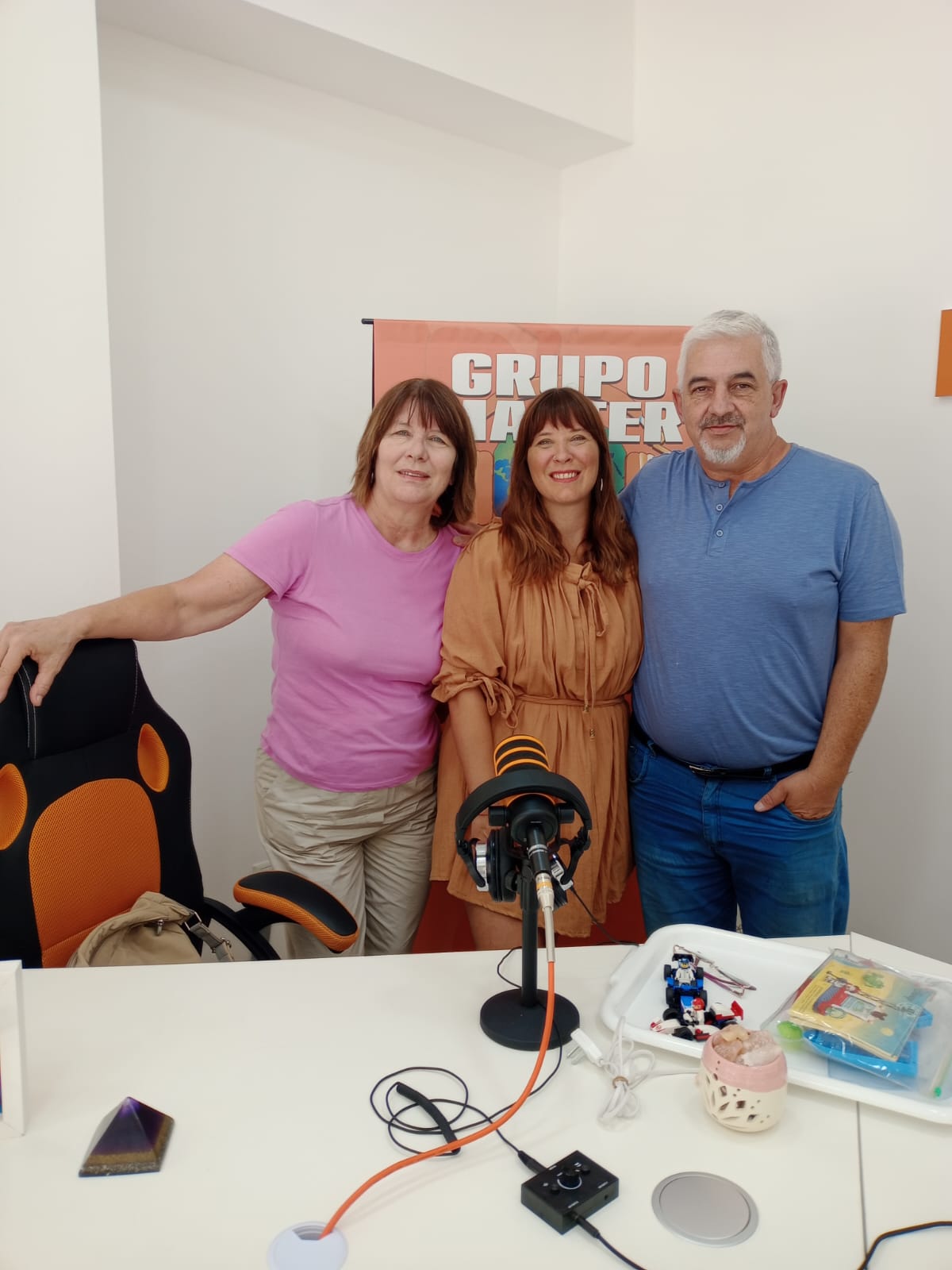 Pantallas, Infancia y Vínculos: La legoterapia como propuesta para recuperar el juego, la interacción y el tiempo de los chicos