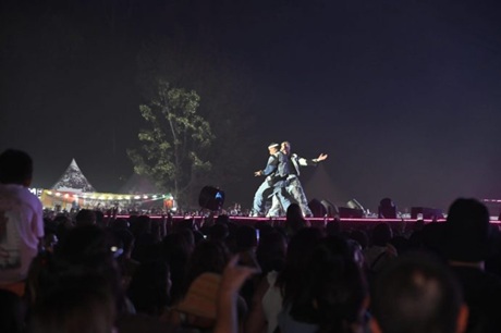 Fiesta de la Confluencia 2026: Ángela Torres y Luck Ra coronaron el Día 2 y este sábado el rock toma la Isla 132
