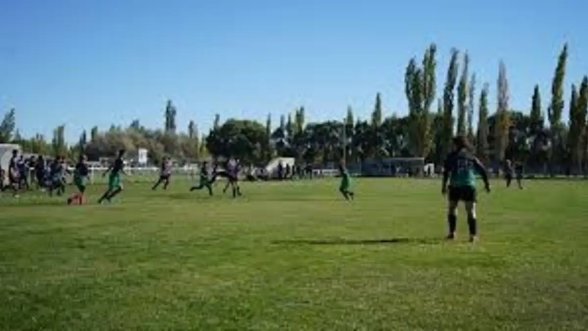 Dos sábados, dos muertes: el drama que sacude al fútbol amateur en Cipolletti