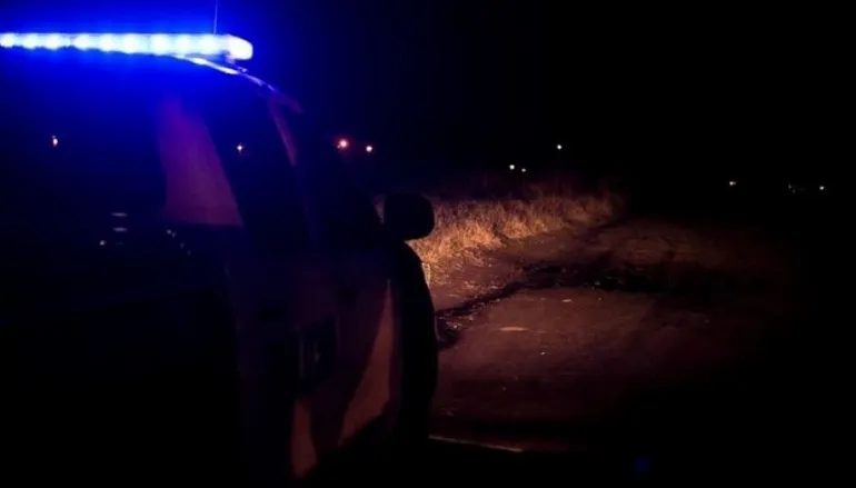 Detuvieron a un hombre por atacar salvajemente a su esposa y a sus hijos