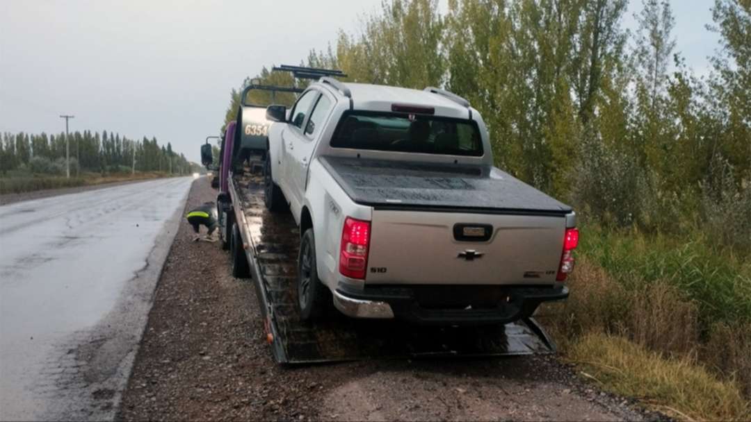 Persecución de madrugada en Cipolletti: manejaba borracho y huyó por Ruta 151