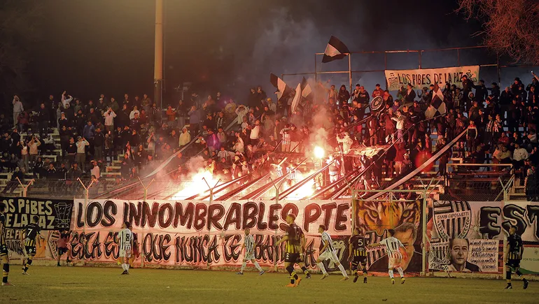 Detrás del apuñalado en la despedida del plantel de Cipolletti, una historia repetida: el peso de “Los Innombrables”