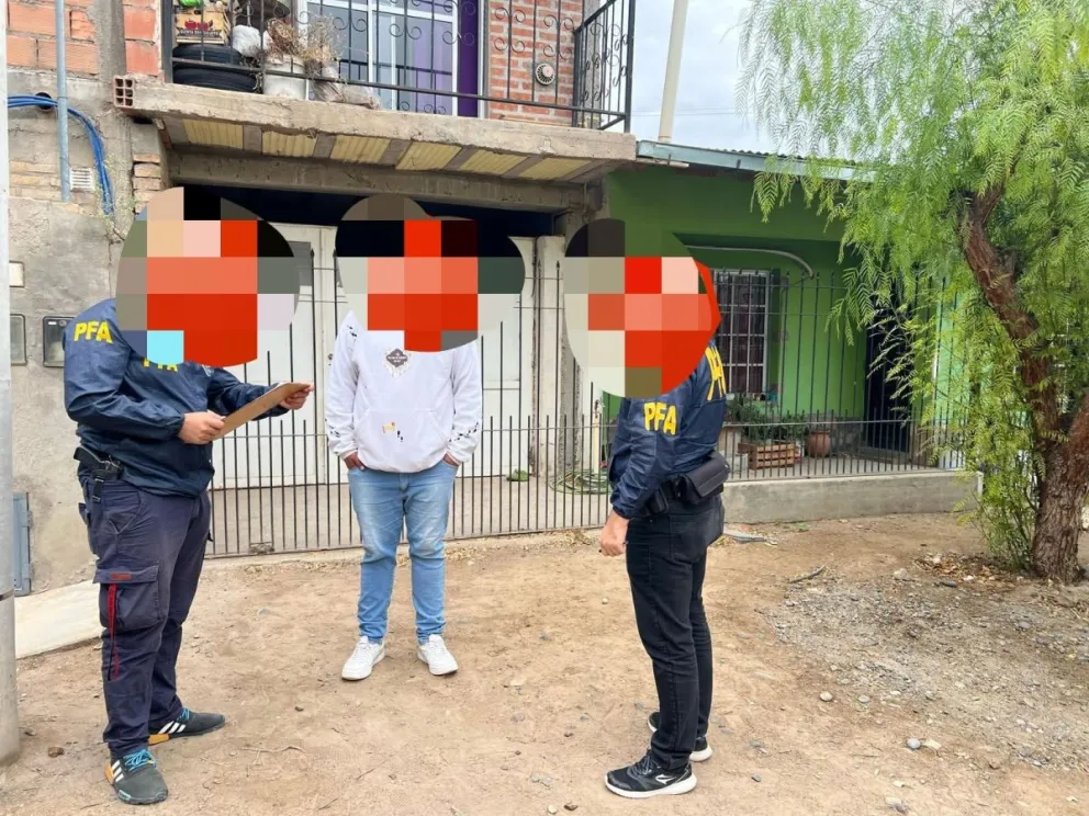 Cayó un prófugo por abuso de menores: trabajaba en un colegio de Fernández Oro