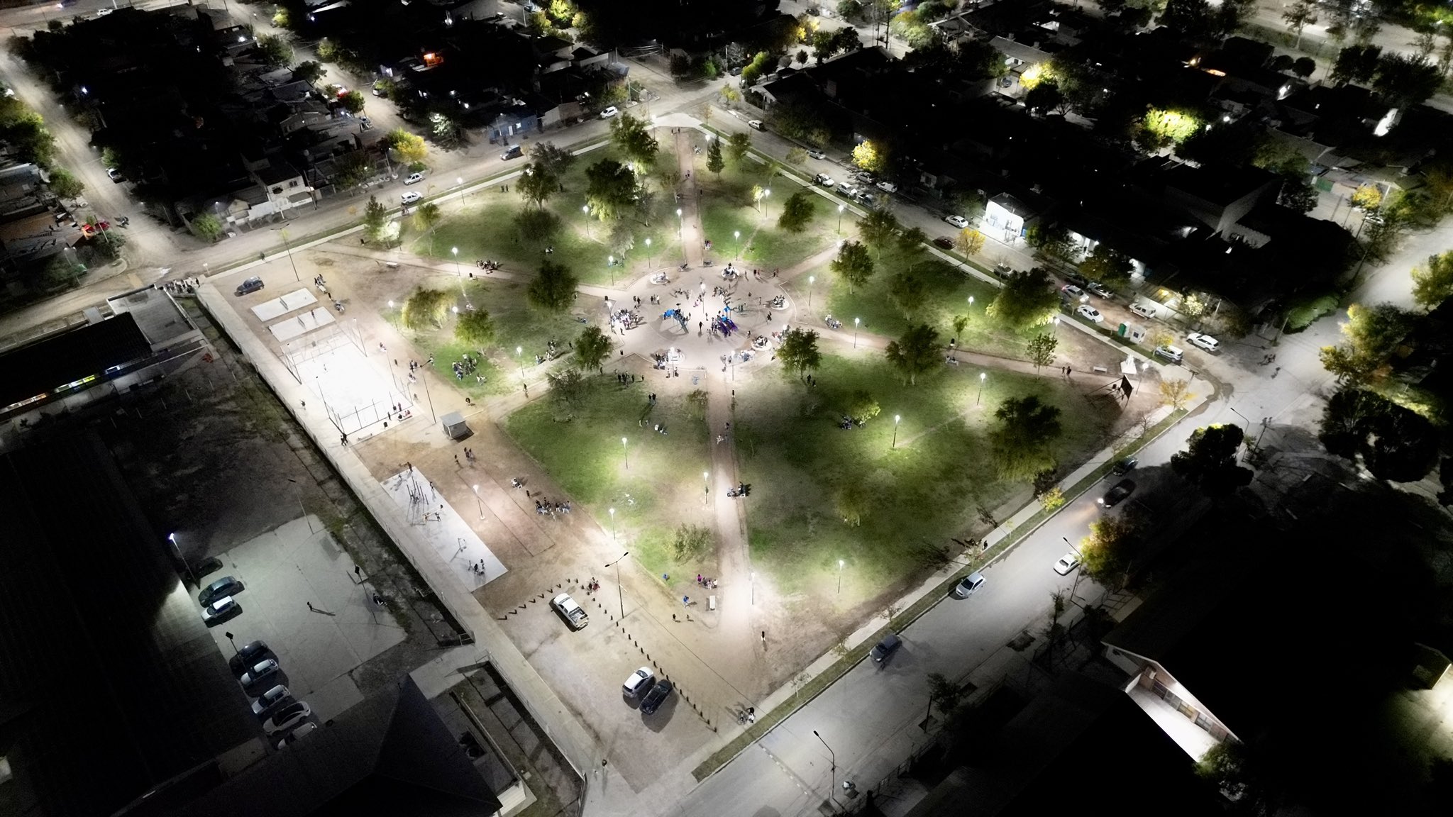 Un barrio que vuelve a encontrarse: así es la nueva Plaza del Sol, inaugurada el jueves