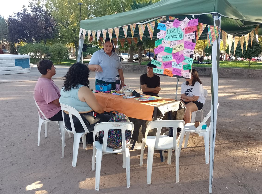 “Entre Nos”: el programa que conecta a familias y jóvenes