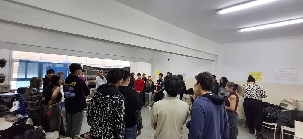 Adolescencia saludable y APASA brindan talleres de prevención de consumo problemático, salud mental y ESI en secundarios de la ciudad