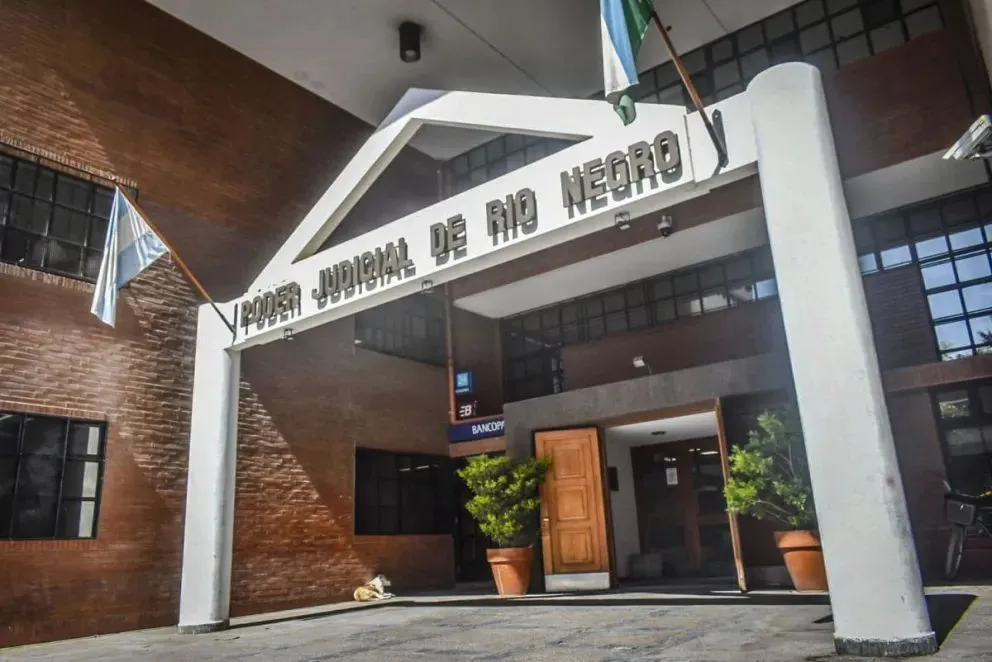 Dispusieron la cesantía de una empleada judicial de Río Negro
