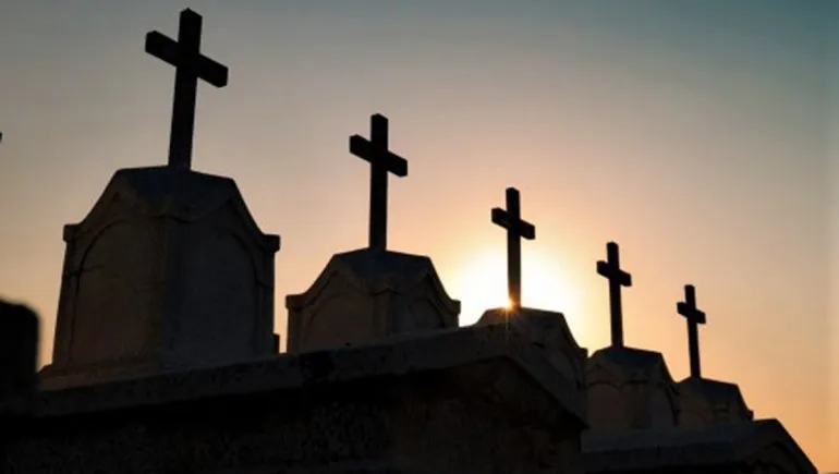 Cipolletti: investigan profanación de tumbas y exhibicionismo en el cementerio