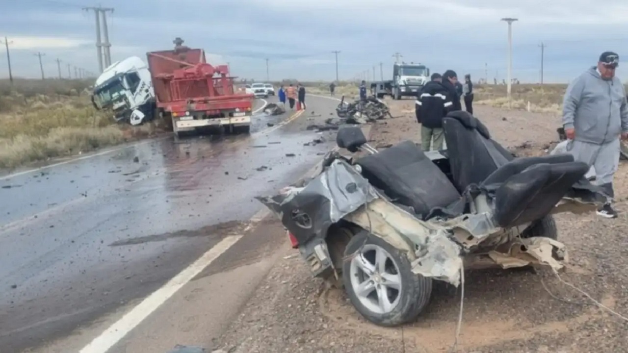 Ruta 51: un joven murió tras chocar de frente contra un camión