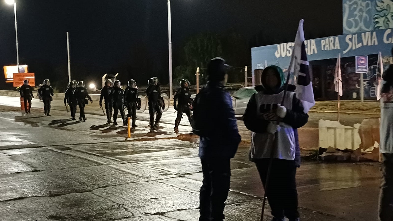 Unter protesta en los puentes y Gendarmería evita cortes