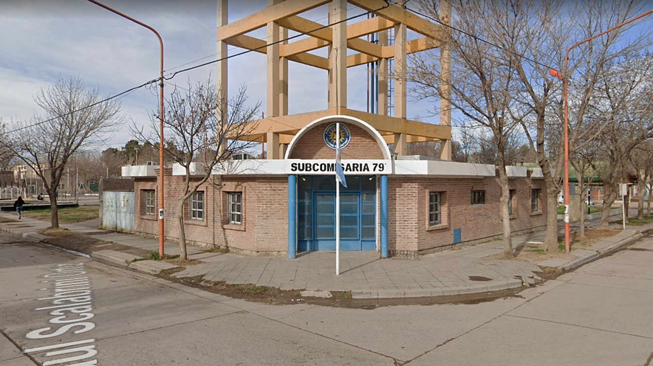 Prisión efectiva para un hombre que agredió a un policía en la comisaría