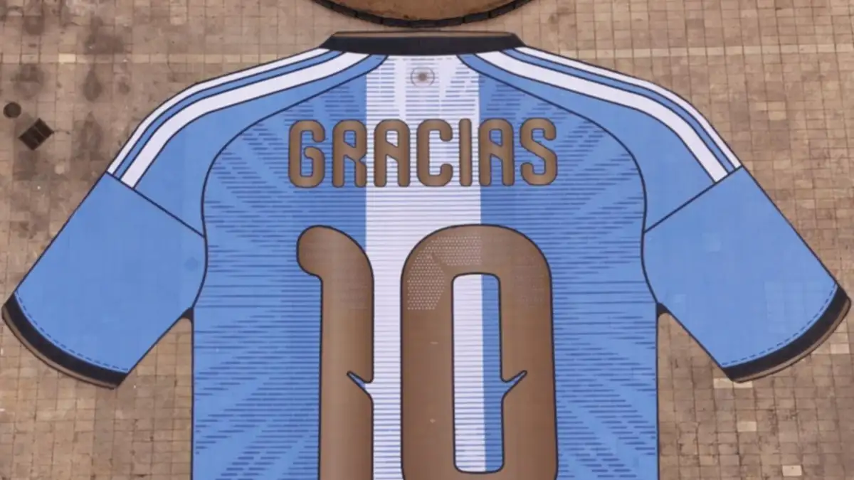 Rosario le dijo ‘Gracias’ a Messi: el imponente homenaje frente al Monumento a la Bandera