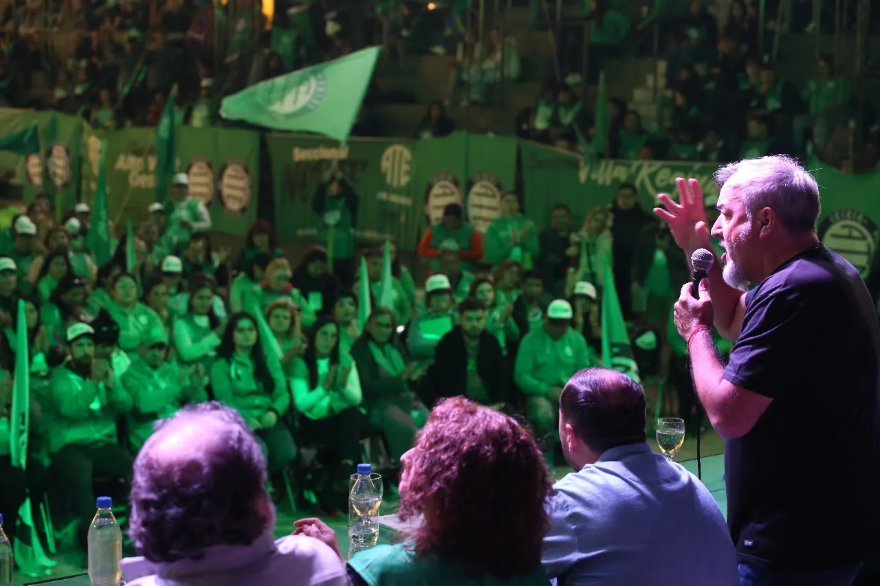 Aguiar anunció que la paritaria será el 15 de mayo en Río Negro