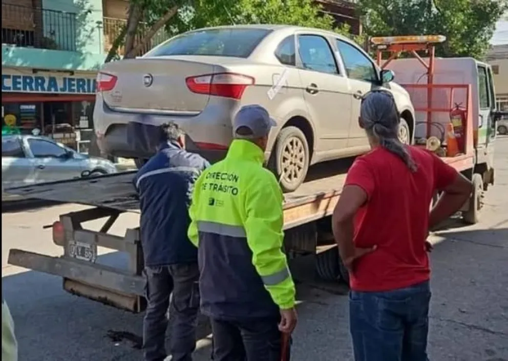 Secuestraron un vehículo Uber  frente a la Terminal de Cipolletti