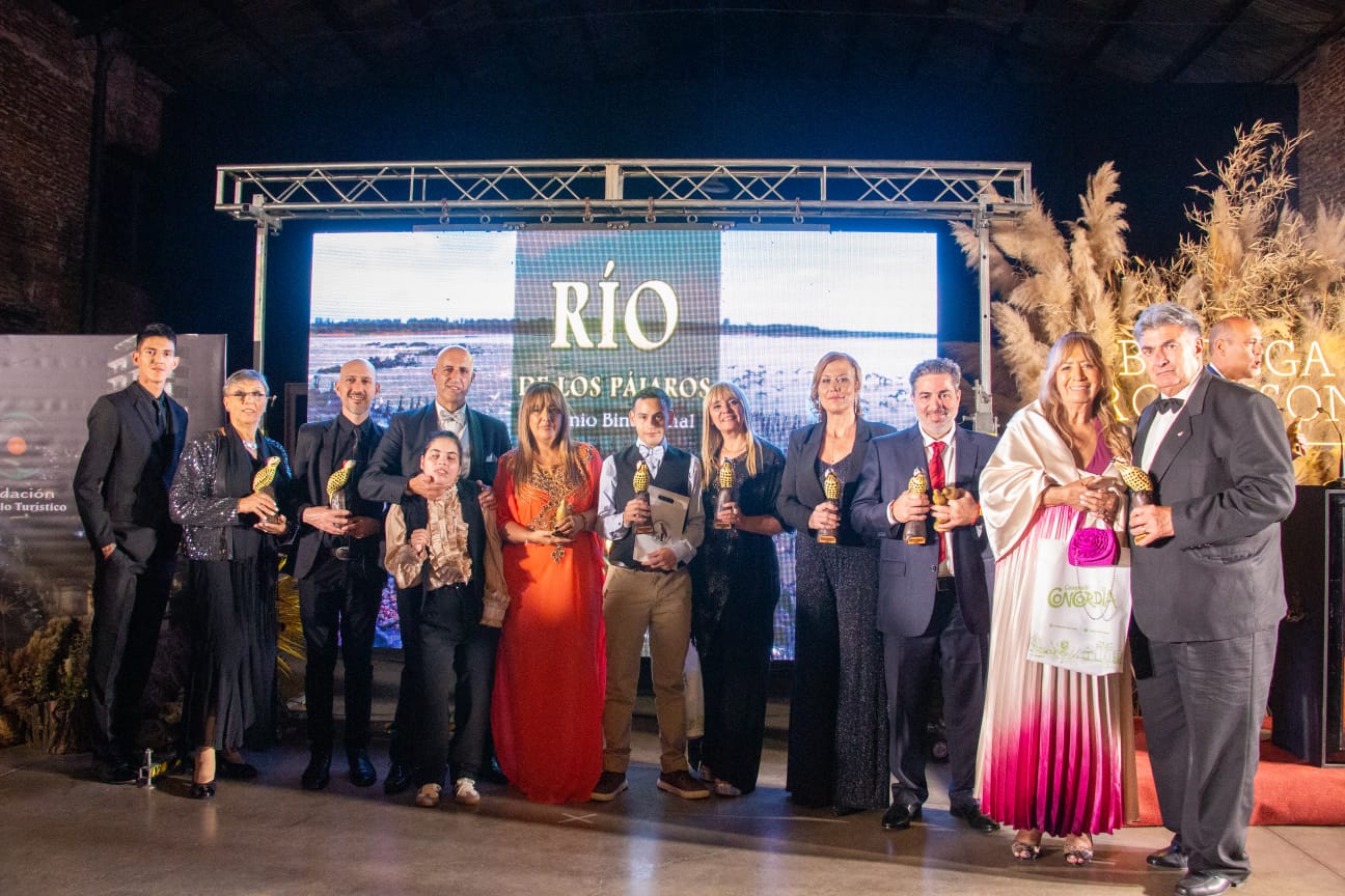 FM Máster brilló en Concordia: trajo 10 estatuillas del Premio Binacional Río de ...