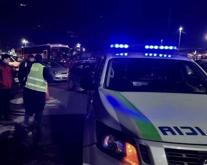Horror: Detuvieron a una mujer en Roca por “tirar sobre la ruta a su beba”