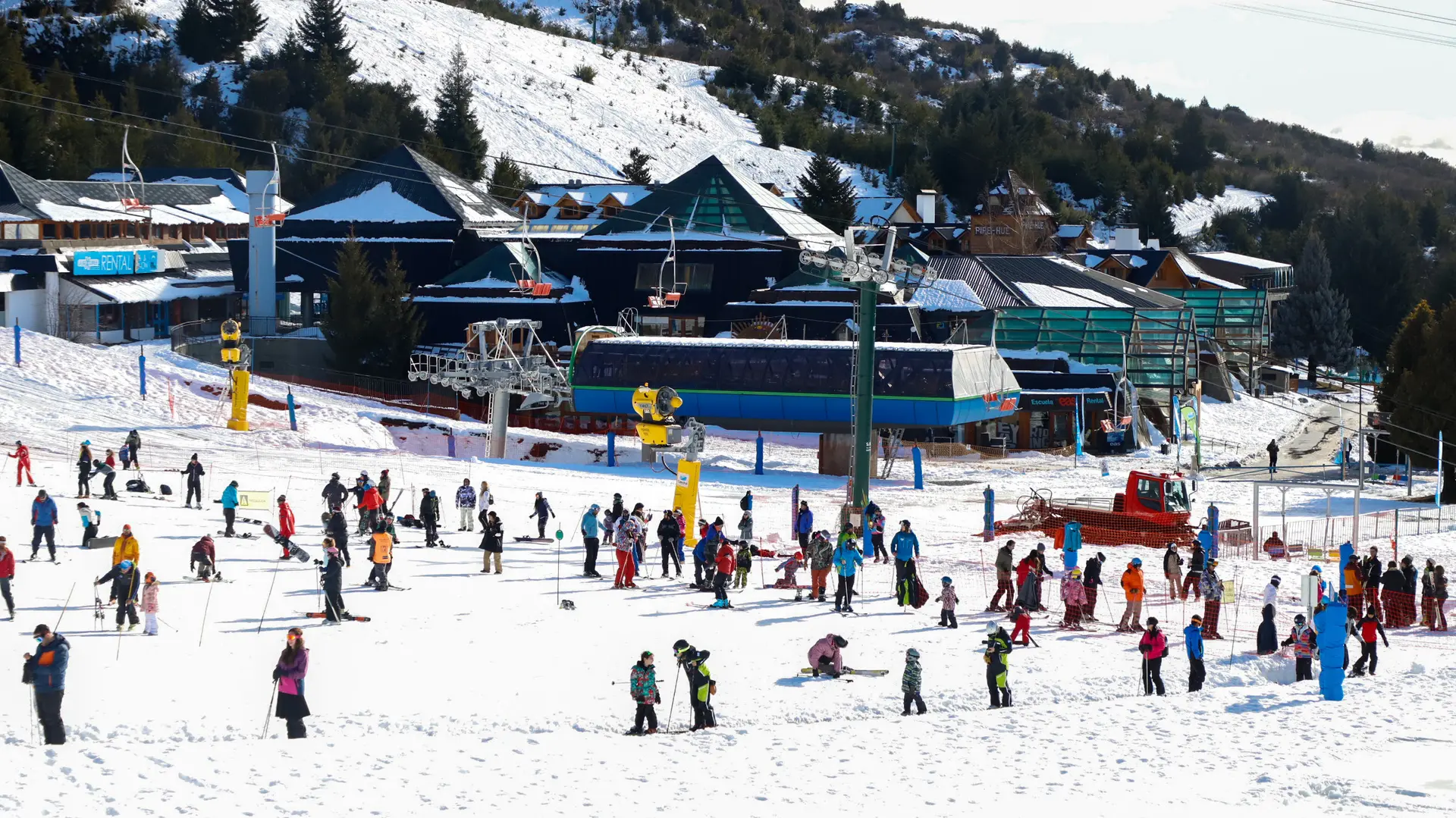 La Provincia acerca el esquí a miles de estudiantes en Bariloche