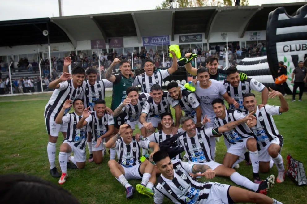 El Club Cipolletti recibe a Deportivo Rincón