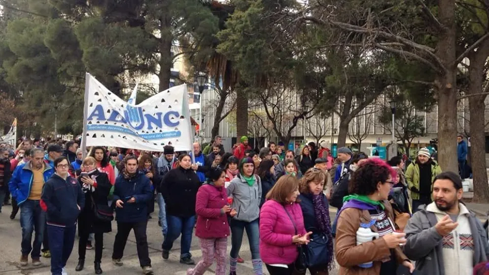 Cipolletti se suma al paro nacional universitario