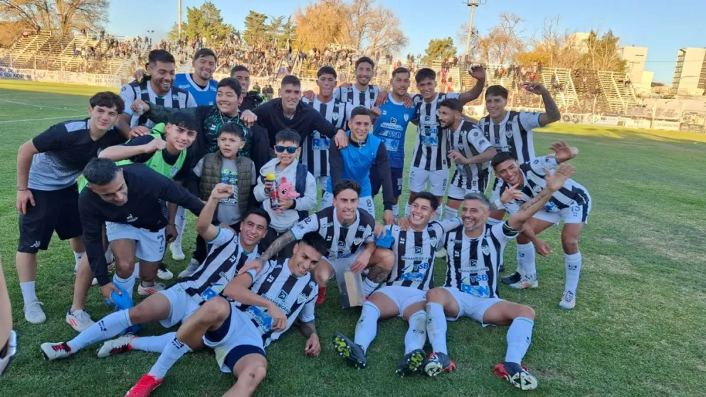 Cipolletti sigue puntero: Le ganó 3 a 0 Deportivo Rincón en La Visera