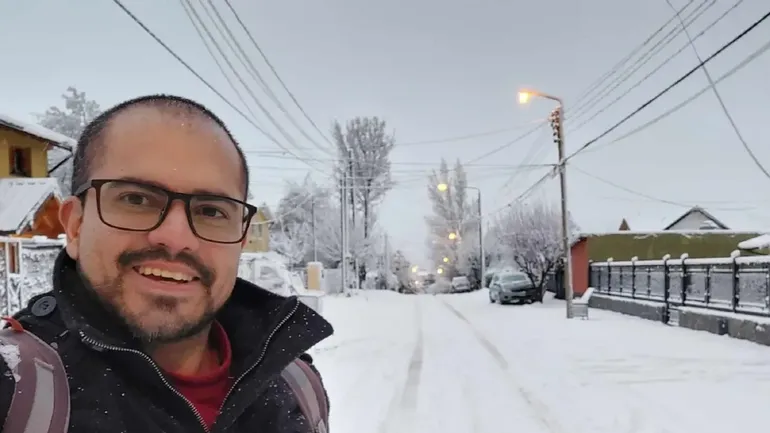 En una ruta en el medio de la nada y en remera: apareció el investigador del Coni...