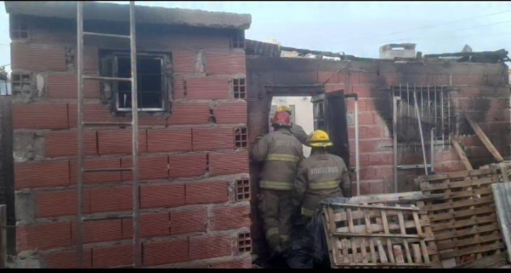 Tragedia en Fernández Oro: un hombre murió en un incendio
