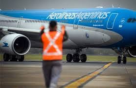 Pilotos de Aerolíneas Argentinas anuncian paro para el 10 de junio