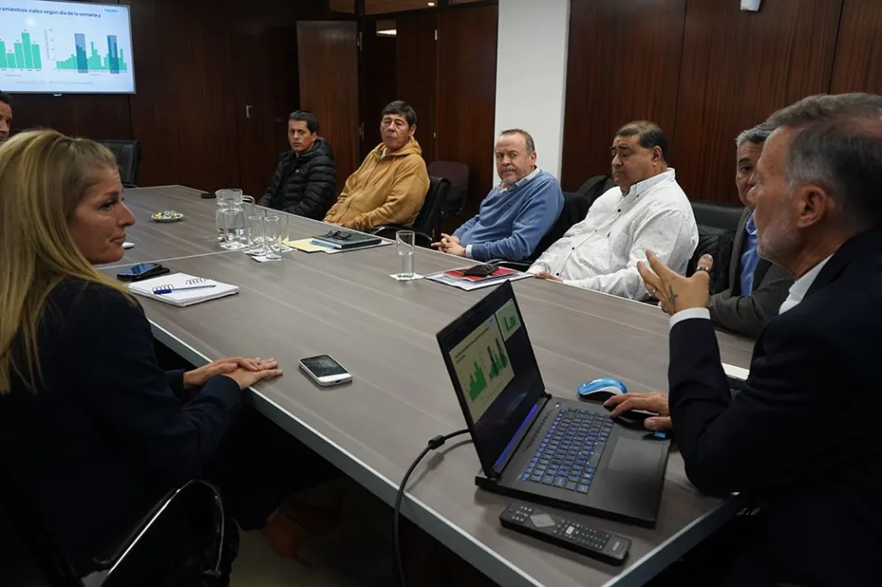 Neuquén: La Provincia promueve un plan de acción para reducir los accidentes en V...